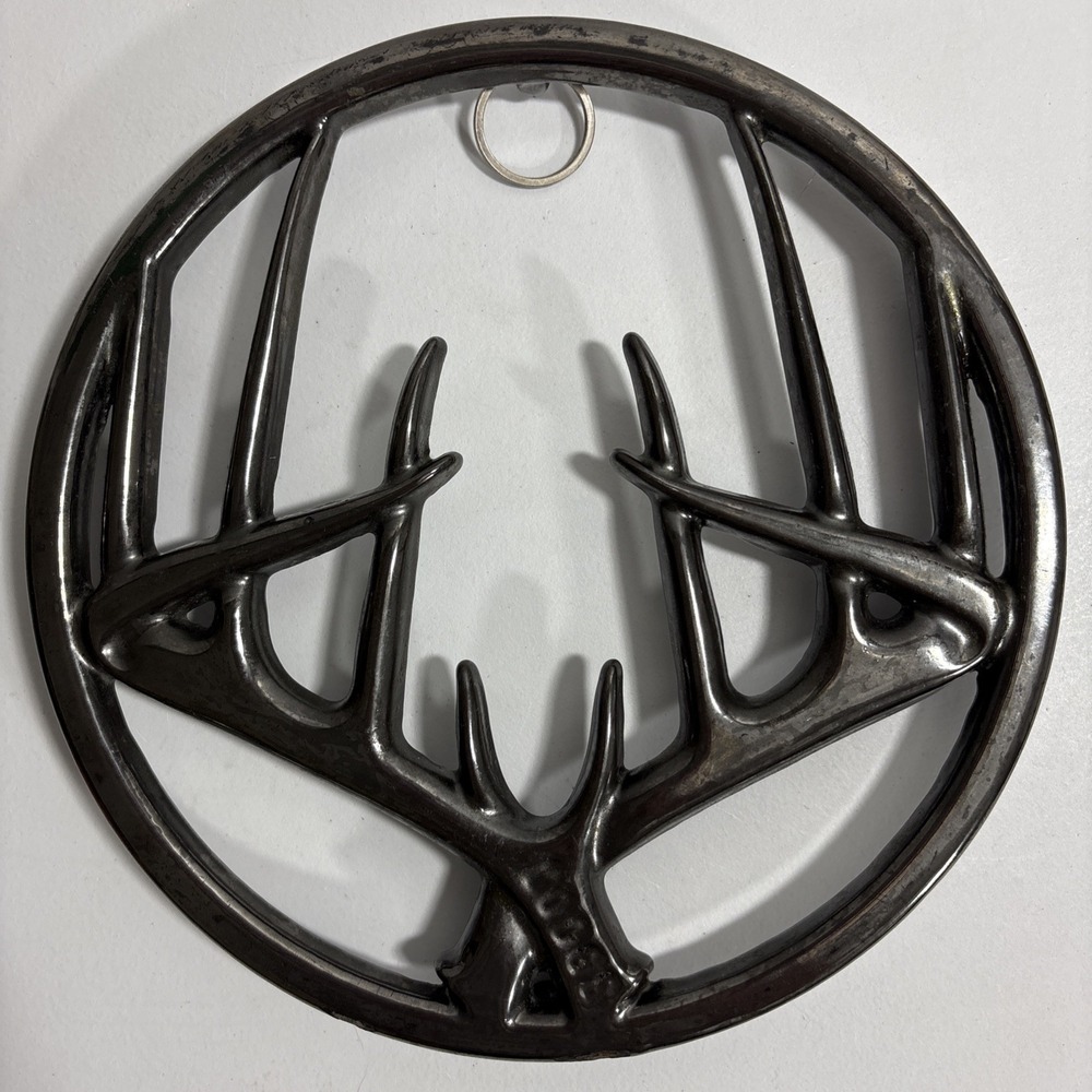 Lodge Midnight Chrome Enameled Cast Iron Antler Trivet 8" Enamel Chipped 1 Edge
